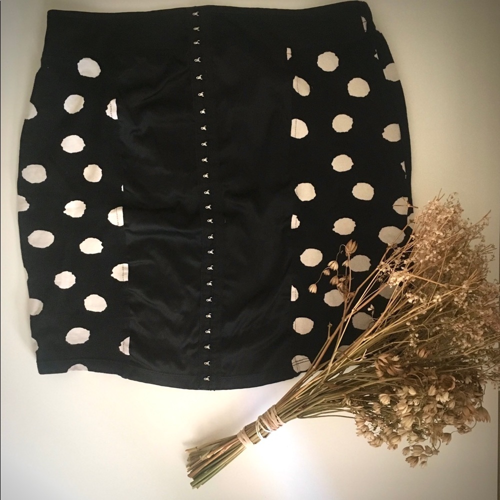 Black polka dots stretch mini skirt (M/L)